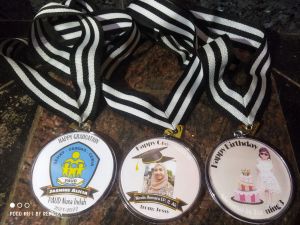 medali custom size 8cm sudah include tali siap pakai kado hadiah wisuda ultah kelulusan