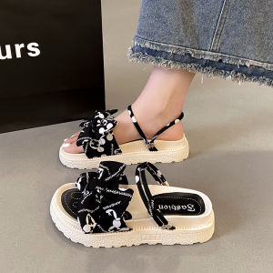 รองเท้าแตะส้นหนาสไตล์โรมันสำหรับผู้หญิง รองเท้าแตะชายหาดฤดูร้อน 2025 รองเท้าแตะแฟชั่นสไตล์นางฟ้าแบบใหม่ รองเท้าแตะสวมสบายสำหรับกลางแจ้ง