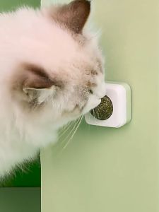 Soft Zoo High Ball Relieve Stress Catnip Cat Mint / Rotating Cat Mint Ball Cat Treats