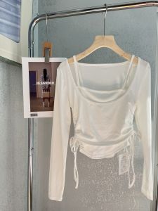 เสื้อยืดแขนยาว U-Neck คู่สองชิ้นพร้อมเข็มขัด กระโปรงสั้น ทรงเข้ารูป ทรงเข้ารูป เสื้อผ้าทำงานฤดูใบไม้ร่วง แขนยาว ทรงเข้ารูป