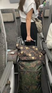 HAPITAS กระเป๋าลาก 2 ล้อ กระเป๋าลากแบบผ้า 20นิ้ว ลาย Alice new