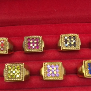 แหวนพลอยงานดิบทองเหลือง สีโกเมน ทับทิม นิล ไพลิน บุษราคัม ใส่เสริมบารมี งานดิบไม่ได้ชุบ ทองเหลืองโบราณ ใส่ได้ทุกโอกาส พร้อมส่ง