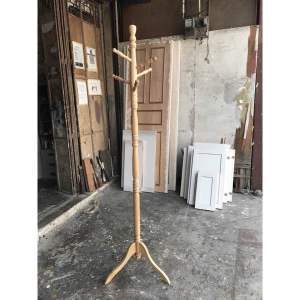 Furniture Arts Molla Coat Hanger Elegant Durable Space Saving Solid Rubber Wood Modern Minimal Design