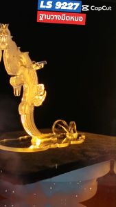 แท่นวางมีดหมอ ฐานวางมีดหมอ อะคริลิคสีใส ลายเศียรพญานาคเงิน จำหน่ายแท่นบูชาและของตกแต่งห้องพระ ฐานตั้งพระอะคริลิค ฮิตมาก มีบริการเก็บเงินปลายทาง ส่งไว สินค้าผลิตในประเทศไทย