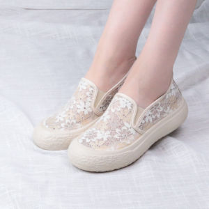 Comfortable Fishing Shoes Womens Slip-On Net Upper Anti-Slip Soft Bottom Traditional Beijing Cloth Shoes Floral Inner Liner