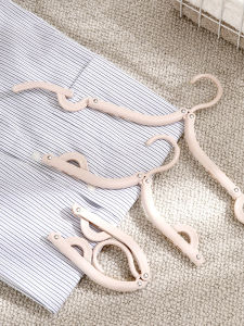 ตู้เสื้อผ้าพับได้พกพาสะดวกสำหรับการเดินทาง ชุดรีดเสื้อผ้าขนาดเล็ก ที่แขวนเสื้อผ้าสำหรับการเดินทาง ชุดตากเสื้อผ้า ชุดตากเสื้อผ้าได้รับการปรับแต่งสำหรับโรงแรม ชุดตากเสื้อผ้าแบบมีฟังก์ชันหลายอย่าง