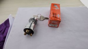 J01S13 IGNITION SWITCH ISC5 3PIN SUITABLE FOR CAR LORRY TRUCK FORKLIFT UNIVERSAL AKSESORI STARTER SWITCH KEY