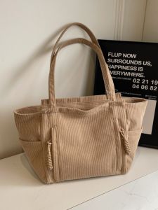 กระเป๋าถือผ้ากำมะหยี่ความจุขนาดใหญ่สไตล์เกาหลีและญี่ปุ่น กระเป๋าสะพายไหล่ข้างเดียวแบบลำลอง วัสดุผ้ากำมะหยี่ กระเป๋าถือ OLBERNI