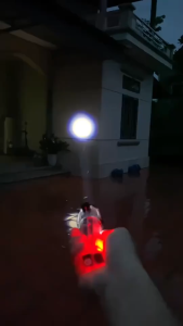 Đèn Pin F35 Led lazer siêu sáng - còi báo động - cắt dây an toàn - phá kính – sạc cho điện thoạiĐèn pin đa chức năng