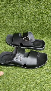 Sandal Selop Pria Kulit: Pilihan Tepat untuk Pria Dewasa