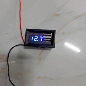 Đồng hồ đo điện áp ắc quy 12V Axit chì có USB sạc điện thoại