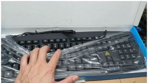 Bàn phím chuột văn phòng hiệu Golden Field phím chuột loại tốt bảo hành lỗi đổi trong 1 năm.