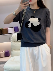 QINGNAER | Loose Fitting Slim Cartoon Print Knit Top