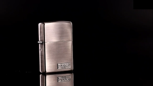 Brushed Windproof Zippo Logo Emblem Pocket Lighter | Zippo M-49791-402 | ไฟแช็กไม่มีเชื้อเพลิงภายใน