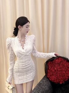 Elegant Lace Cross V-neck Bubble Sleeve Pleated Slimming Bodycon Dress Short Skirt Korean Style High Waist Long Sleeve All-season