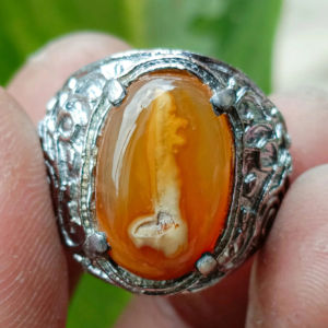 Asli Batu Cempaka Madu Motif Antik 18cm Ring.8