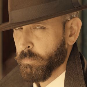 Beardo Godfather Lite Beard and Moustache Oil 30 ml | Beard Oil for men | Non-Sticky Light Almond Oil Aloe vera Vitamin E Shiny Nourished Beards