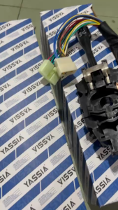 Tay xi nhan (công tắc điều khiển tích hợp/combo switch) xe tải suzuki vandeawoo labo...hàng thay thế giá 1 cái.