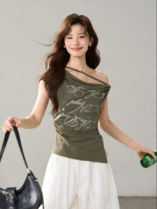HTMEME | Áo Thun In Chữ Kết Nút Dây Off-Shoulder Giảm Cân