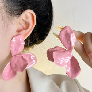 Pink Gradient 3D Petal Earrings Womens Fashion Design Romantic Niche Ear Jewelry Fresh out Alloy/Plated Silver/Plated Gold
