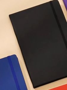 พร้อมส่งสมุดปกแข็ง สมุดบันทึกพร้อมสายรัด มีเส้น หลากหลายสีสันA66