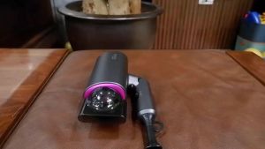 Máy sấy tóc tạo kiểu 2 chiều nóng lạnh SEKA Công suất 2200W Tặng kèm loa sấy tạo kiểu tóc