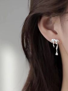 Srrmhyn 925 Silver Needle Butterfly Knot Ear Cuff Womens Fashionable Unique Design Earring Contemporary Alloy Feature Display