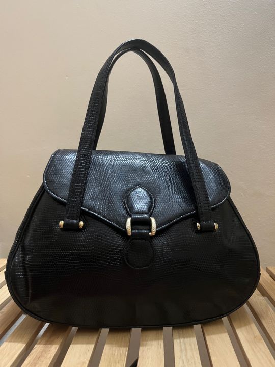 [HN] Túi da thật dập vân kỳ nhông 2hand. KT: Sz 30*22*6, lót vải mới ...