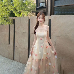 French Gentle Style Sweet Flower Lace Long Dress Beach Vacation Theme Beautiful Dress Summer Season Sleeveless U-Neck Gown
