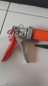 Alat Lem Sosis Berkualitas Tinggi: Mengenal Gun Sealent Sosis GRH