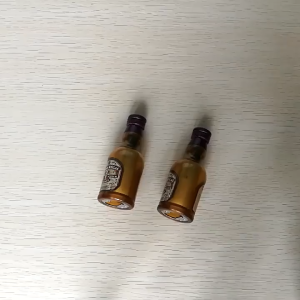 ( HCM GIÁ SỈ ) BẬT MỞ ĐỘC LẠ HÌNH CHAI RƯỢU CHIVAS 2IN1 NHÌN NHƯ THẬT