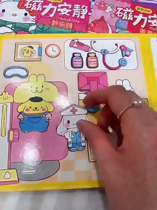 จัดส่งภัยใน24ชั่วโมง หนังสือสติกเกอร์แม่เหล็ก เด็ก แฮนด์เมด ลายการ์ตูนคุโรมิ DIY ของเล่นเสริมพัฒนาการ