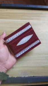 Short bifold stingray leather bag Beautiful work that ladies like very much