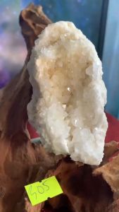 hốc đá Thạch Anh trắng clear quartz pha lê tự nhiên thiên nhiên lấp lánh năng lượng cao 305