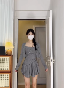 ชุดเซ็ต3ชื้น เสื้อครอปสายเดี่ยวชายเฉียง สีพื้น ปรับสายได้ + กระโปรงกางเกงเอวยางยืด ทรงเอ + เสื้อคลุมแขนยาว ผ้าร่องโพลิเอสเตอร์ ชุดโยคะ #2108