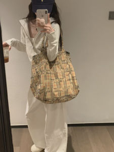 French Vintage Plaid Tote Bag Womens 2024 New British Style Large Capacity Single Shoulder Armpit Nylon Canvas Bag