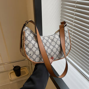 กระเป๋าสะพายไหล่ผู้หญิง 2023 กระเป๋าสะพายข้างสไตล์ใหม่สุดเทรนด์ กระเป๋าสะพายข้างทรงขนมปังฝรั่งเศสแบบมีสีตัดกัน กระเป๋าสะพายข้างผู้หญิง กระเป๋าสะพายข้างแบบมีสีตัดกัน