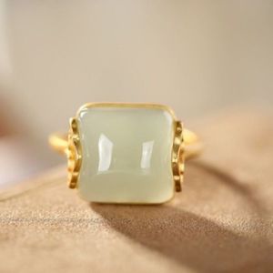 Elegant Open Design Jade Ring for Women Simple Retro Style Ethnic Cloud Pattern Fashionable Jewelry Accessory