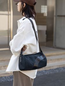 Waterproof Oxford Cloth Bucket Bag Casual Crossbody Shoulder Bag for Men And Women Sporty Style Zipper Closure Soft Fabric