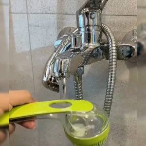 แปรงอาบน้ำสัตว์ แปรงอาบน้ำ2in1 แปรงขัดสัตว์เลี้ยง แปรงทำความสะอาดแมว/สุนัท หวีกำจัดขนสัตว์เลี้ยง สินค้าพร้อมส่งทั่วไทย