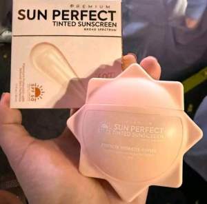 HIKARI TINTED SUNSCREEN TRENDING
