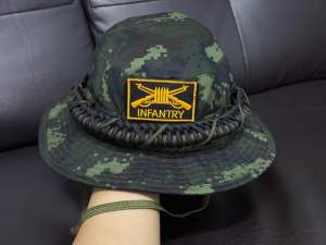 หมวกปีกถักเชือก ลายพรางทบ รุ่นใหม่ อาร์มปักทหารราบ หมวกกันแดด
