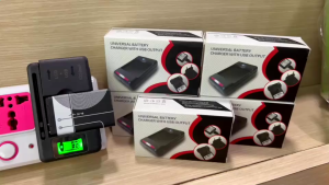 เครื่องชาร์จแบตเตอรี่โทรศัพท์มือถือ เครื่องชาร์จโทรศัพท์มือถือพร้อมพอร์ต USB เหมาะสำหรับแบตเตอรี่โทรศัพท์มือถือและกล้อง