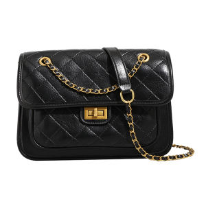 URCDN RDALVO | Versatile Chic Chain Bag