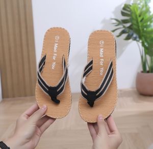 รองเท้าแตะชายหาดกันลื่นสำหรับผู้ชาย พื้นนุ่ม สวมใส่สบาย รองเท้าแตะแบบสวมส้นแบน พื้นยาง ฤดูร้อน 2025 รองเท้าแตะชายหาดแบบลำลองสำหรับกลางแจ้ง