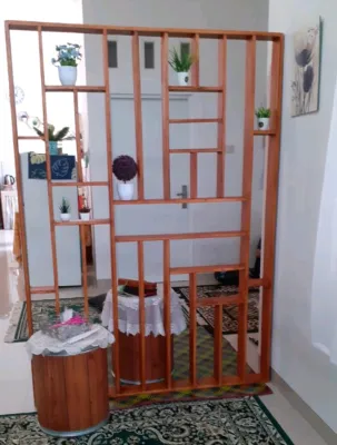 Partisi penyekat ruangan tamu minimalis 120x8x200