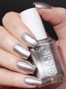Essie Fast-Drying Shiny Rock Metal Silver Nail Polish Flash 939 No-Bake Long-lasting Color True-to-Application Glitter Nail Paint