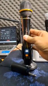 Mic Wireless Super Awet Advance 105 Microphone Mic 105 Tanpa Kabel Mikropon Besi TOKO SINAR AUDIO