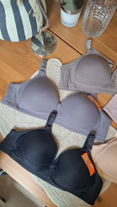 เสื้อในไร้โครงทรงใหญ่คัพc ทรงโอบอุ้มเต้าได้จ้า ผ้าเด้งนุ่มใส่สบายและอีกอย่างเก็บ