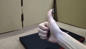 Hitachi Laptop Flora Se210 AMD E1 + GRAPHICS CARD AMD RADEON R2 / Ram 4GB used